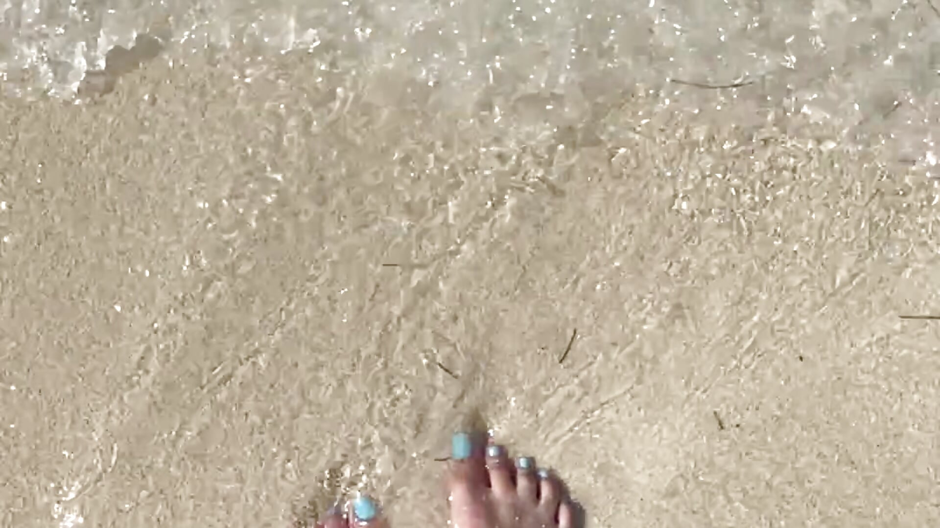 Feet in the sand - clip cu Meghan320 model videochat