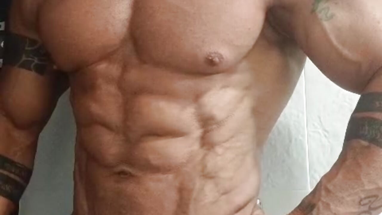 muscle flexing - LOGAN_WHITTERS01 adlı kamera modelinin videosu