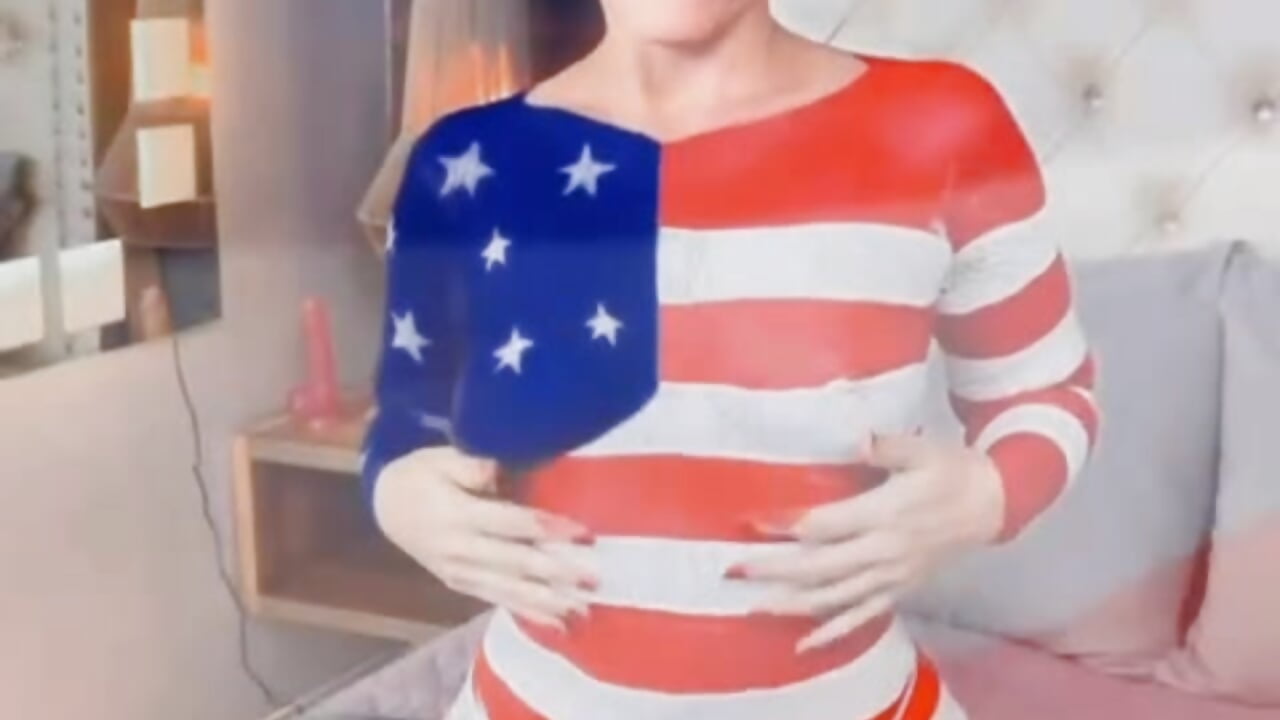 happy 4th of July - 視頻由 01victoria 主播提供