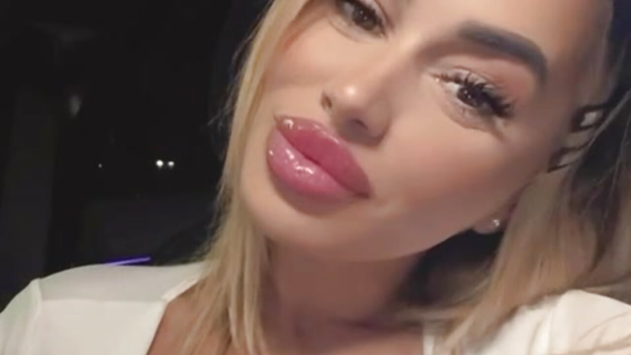 Kiss me, tease me, never leave me :tongue: - video by KirstieVegas cam model