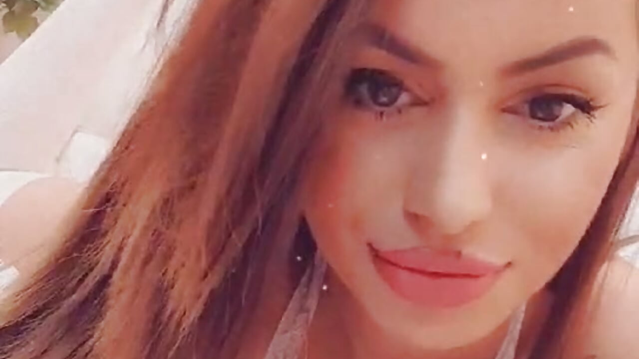 Kiss you - video by KirstieVegas cam model