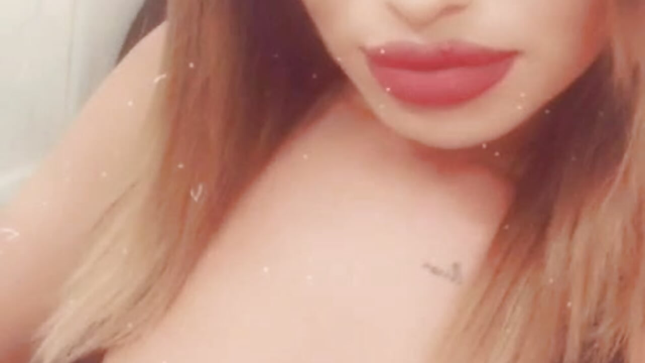 tease meeee! - video by KirstieVegas cam model