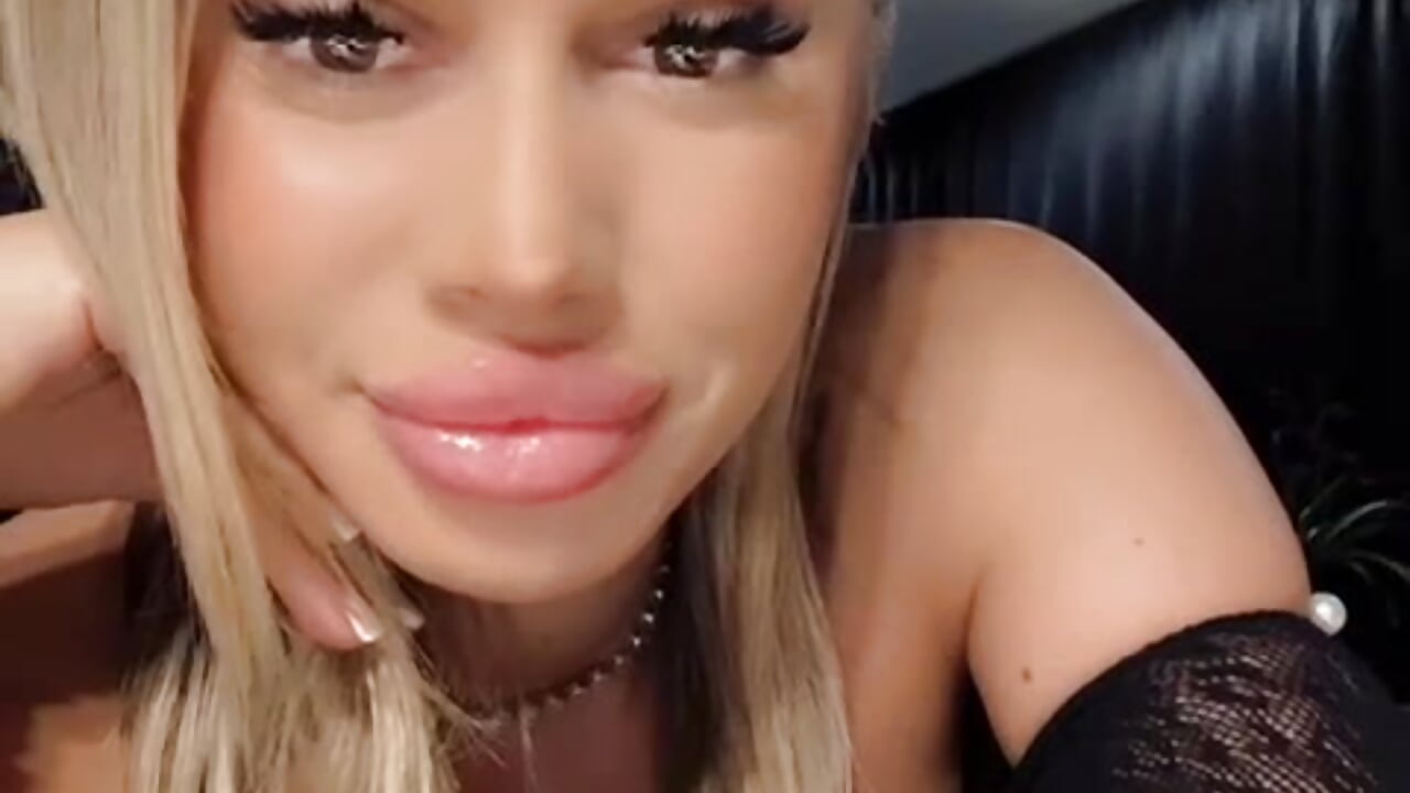Come and kiss me! Don't be shy - video by KirstieVegas cam model