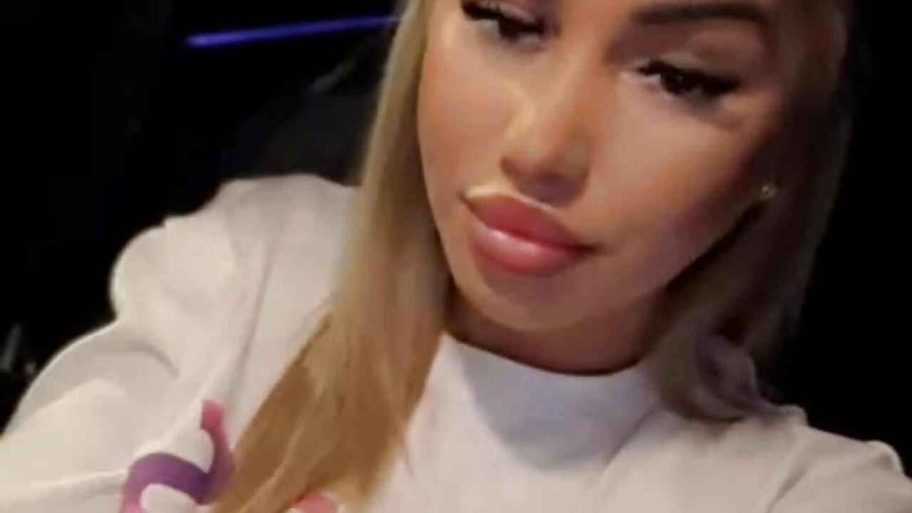 Kisses for a lovely Saturday! I`m onlineee!!! - video by KirstieVegas cam model