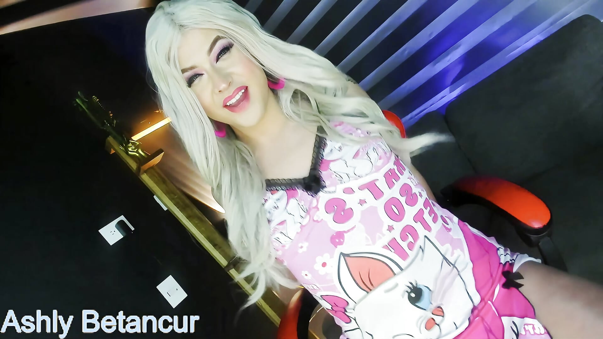 Hot Pajamas and Horny Posing on My Couch 🔥💦 - відео від вебкаммоделі AshlyBetancurX