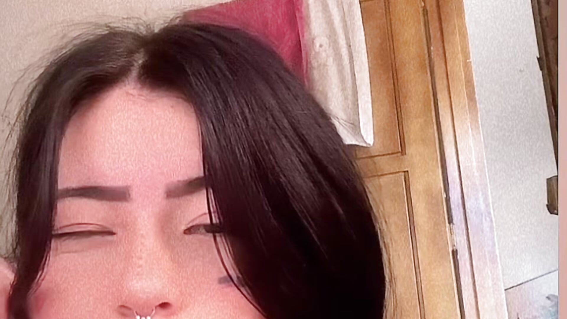 7721fef0960e4db2a1422cde0250cdbd - video by barbie685 cam model