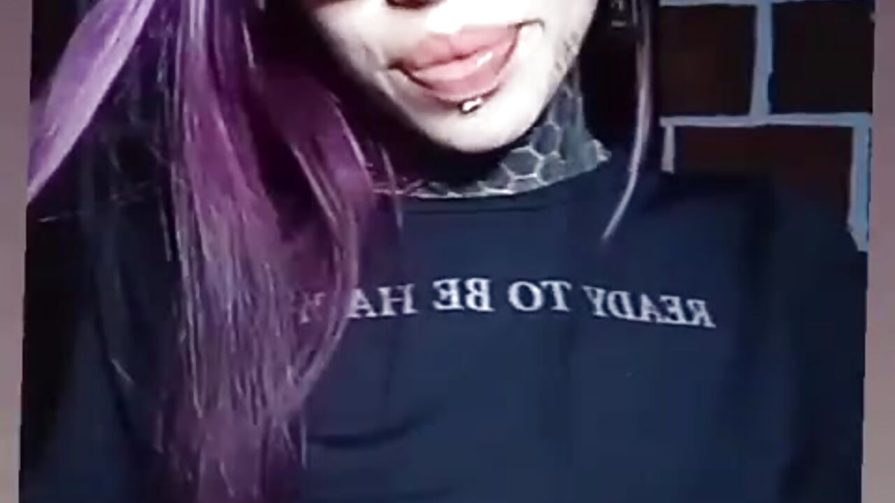 94688060d1614e3eb36ad75ed0b82b47 - video by barbie685 cam model