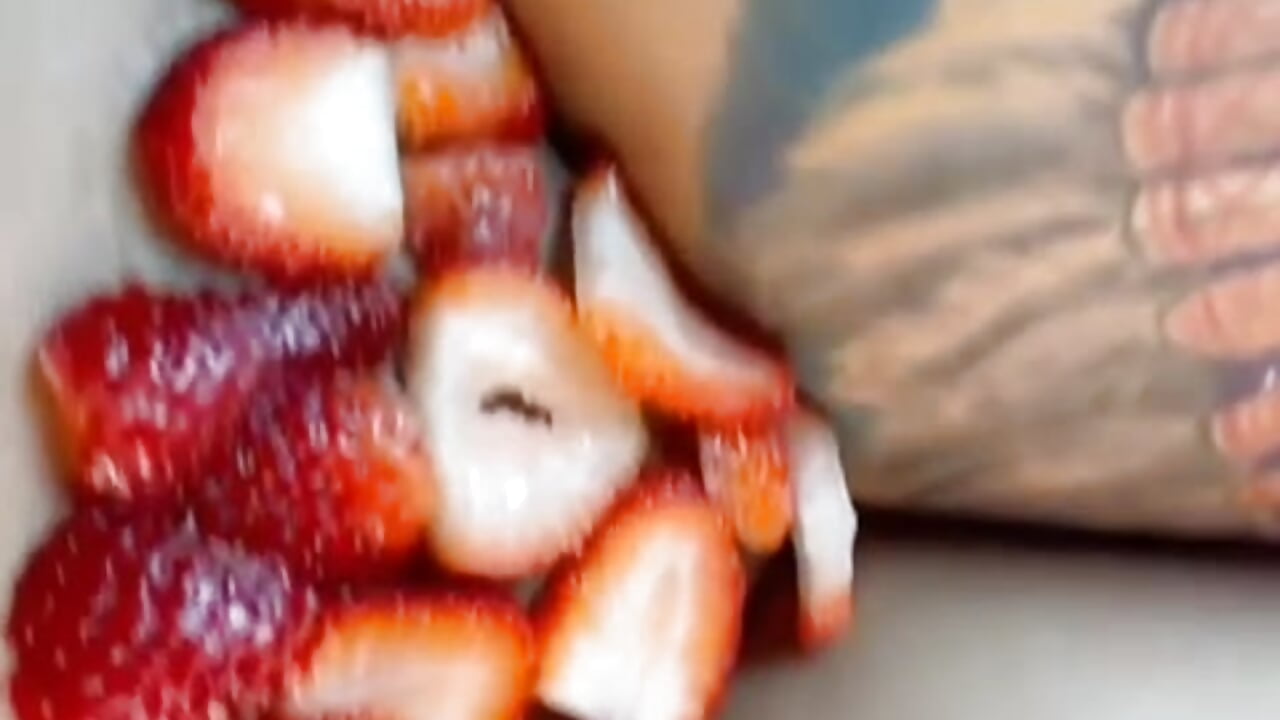 STRAWBERRIES - video by Nicole_Ss cam model