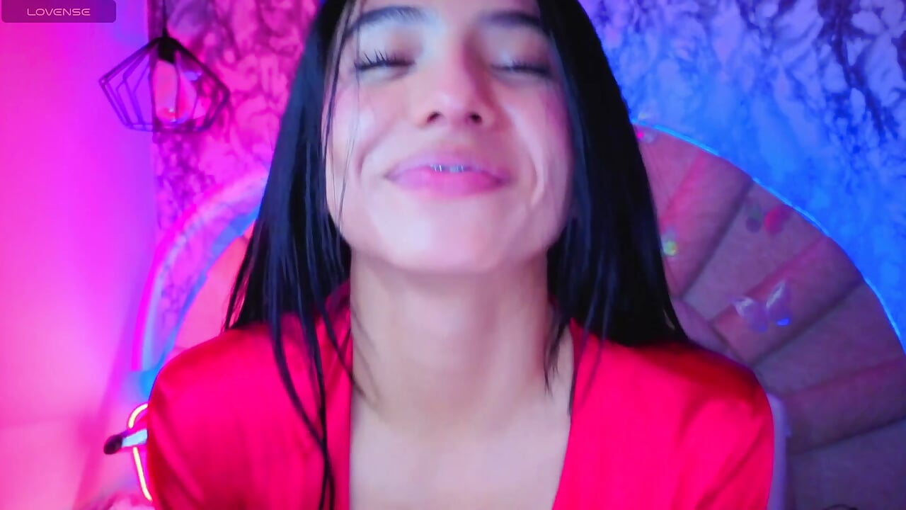 A sweet face… with mischievous intentions ✨ - Video von _emma_miller_ Cam-Model