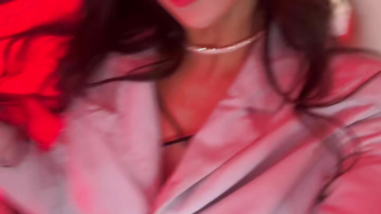 The naughtiest secretary in the office - Vídeo de _emma_miller_, modelo de vídeos