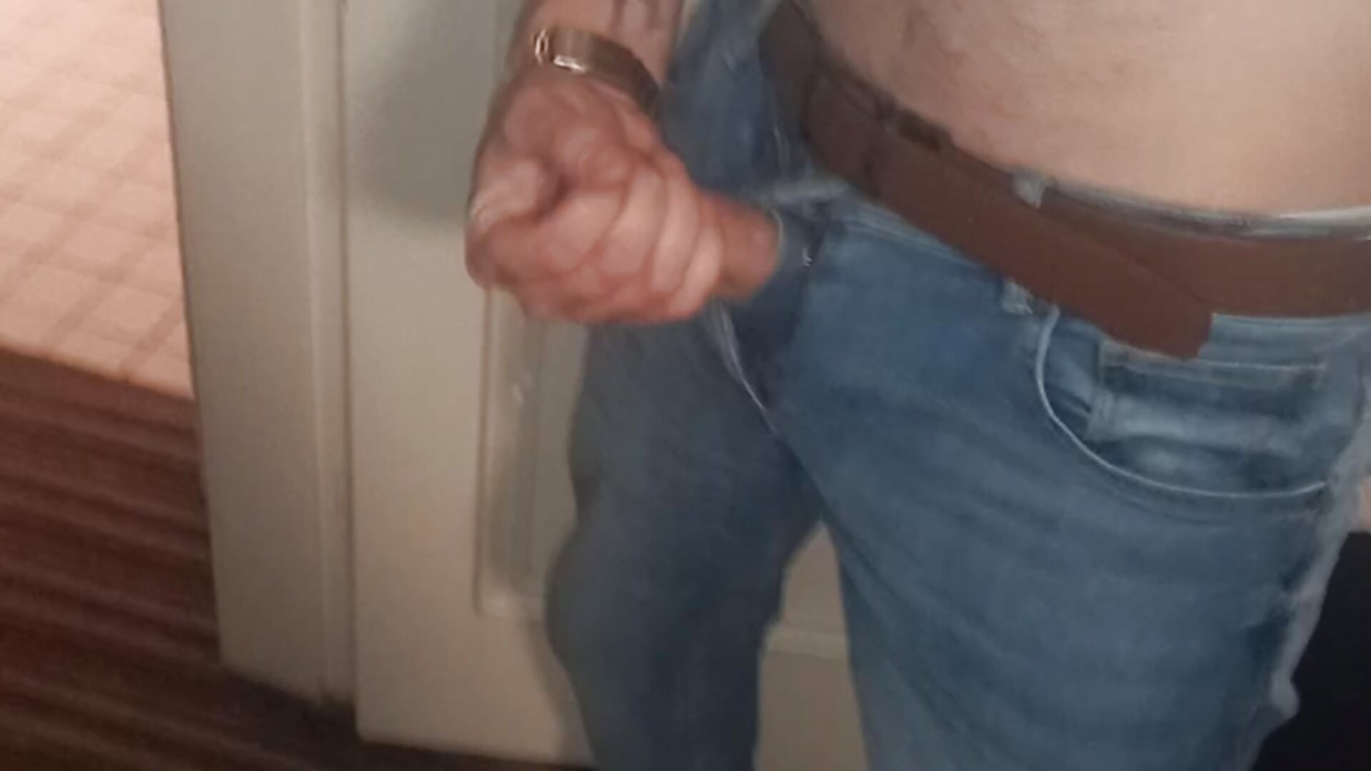 Hotel jerk off - vidéo du modèle de showcams bigguy101