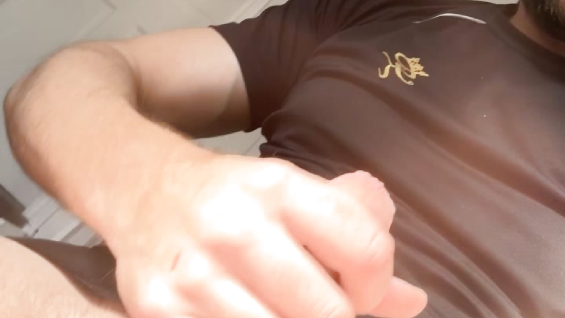 Pre shower stiff cock - vidéo du modèle de showcams bigguy101