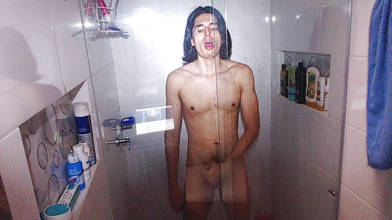 shower time up angle - clip cu Dante6 model videochat