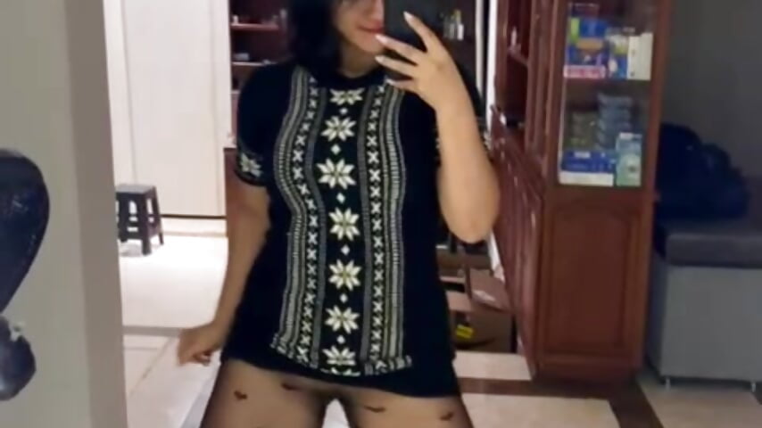 WhatsApp Video 2025-06-24 at 8,59,48 PM (1)－カメラキャストのMiaaSweet_22の動画
