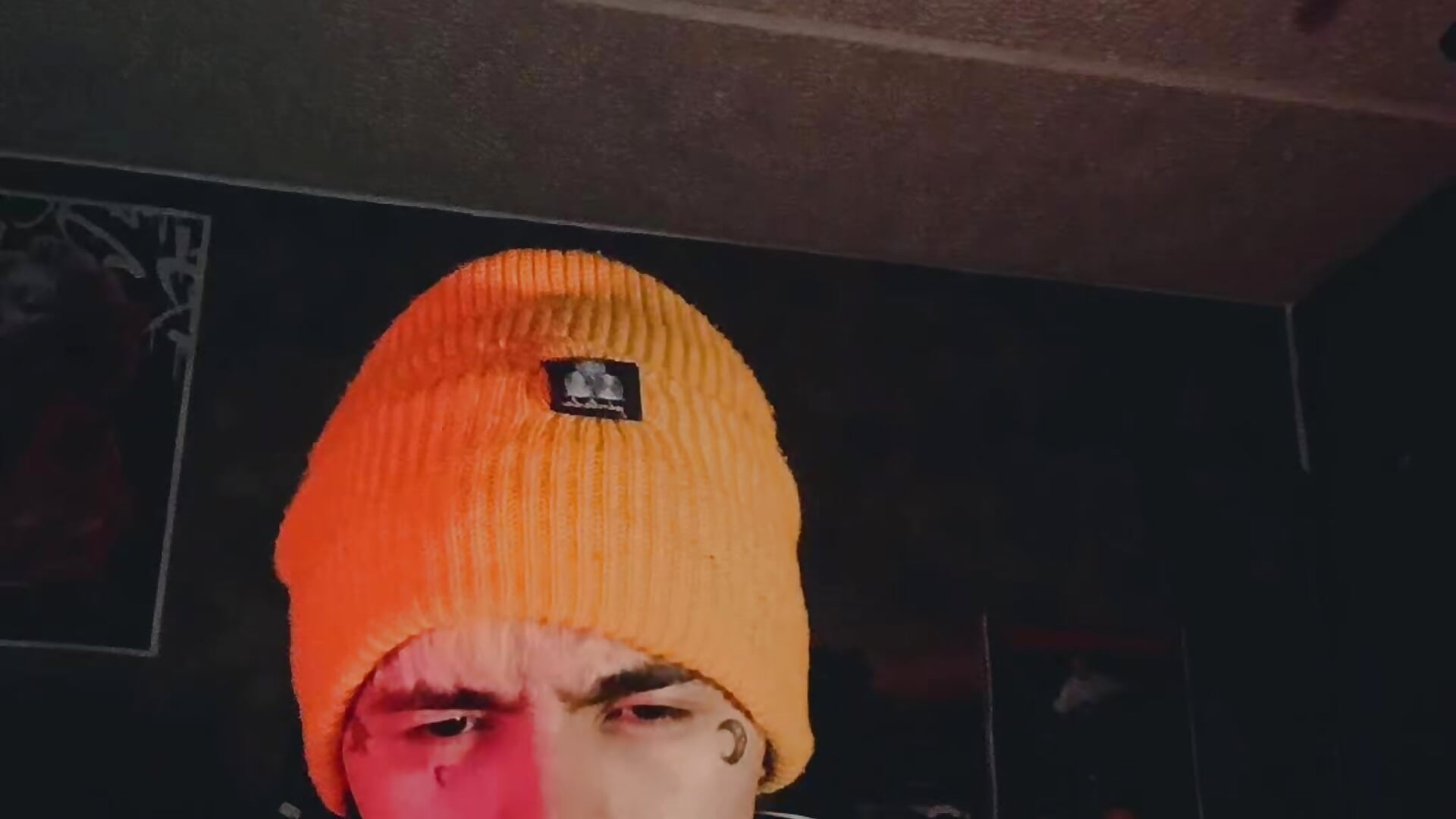 👀
