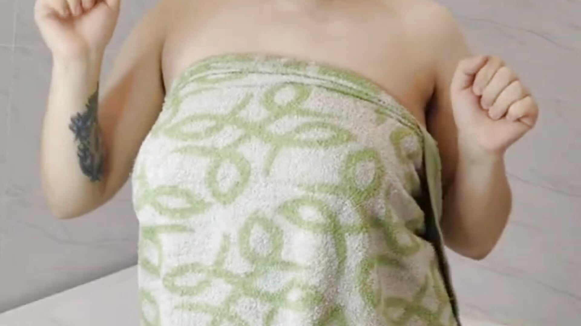 I'm a beauty, dance 🎶－カメラキャストのGoldMelissaの動画