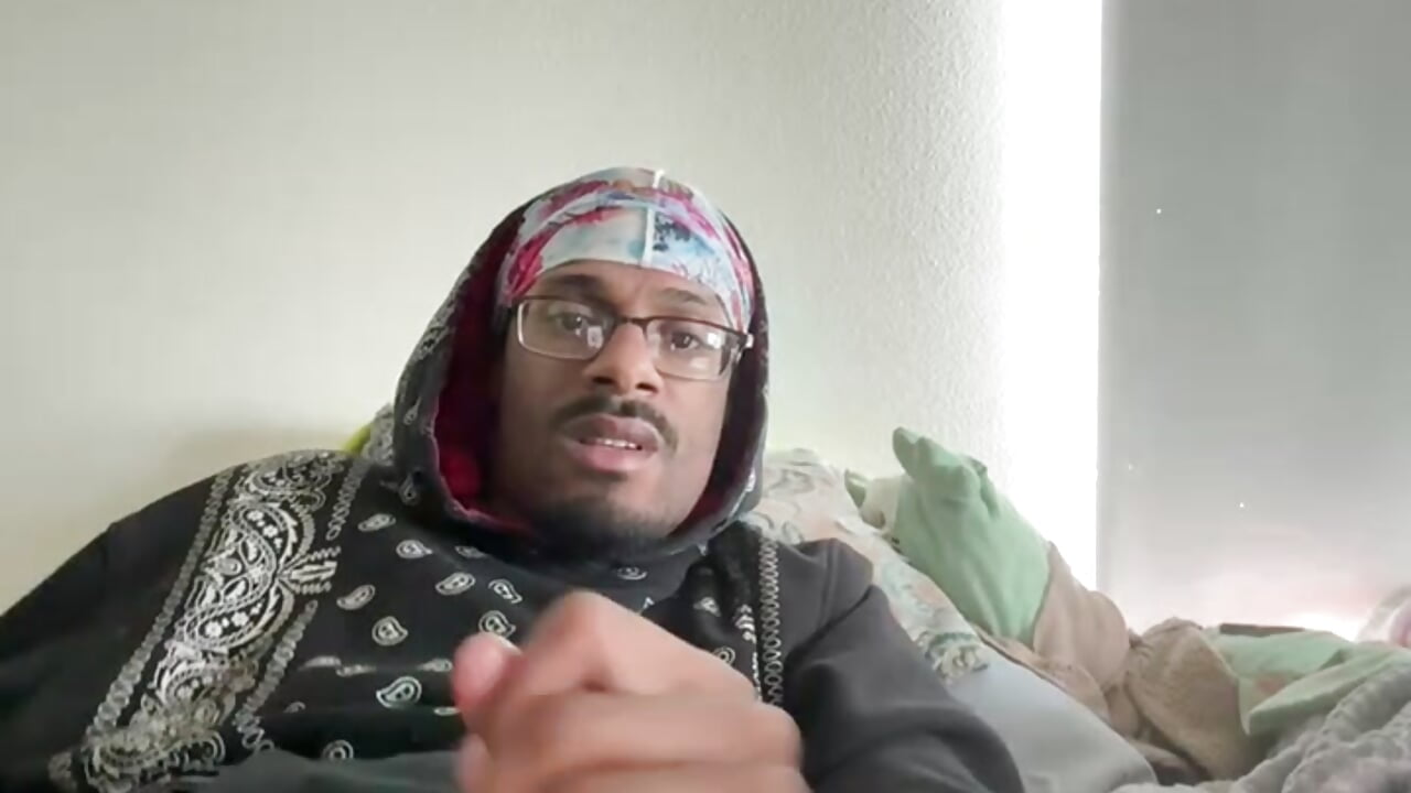 [17 Apr 16:41] Public Show - video by trueking01 cam model