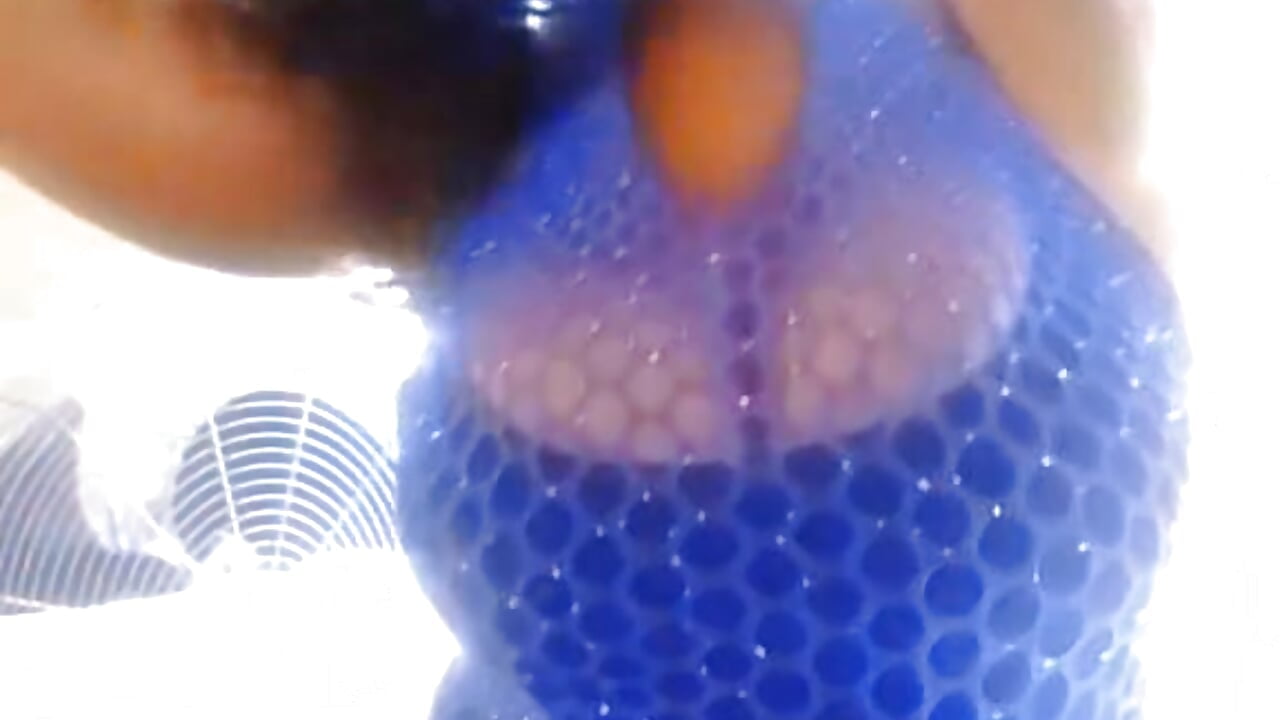 Happy Happy Lakwanda. the big day is the 24th so bring all guns & spoil me 🎂🎁🍷🥳🎈 — filmik Lakwanda, modela(-lki) na kamerkach