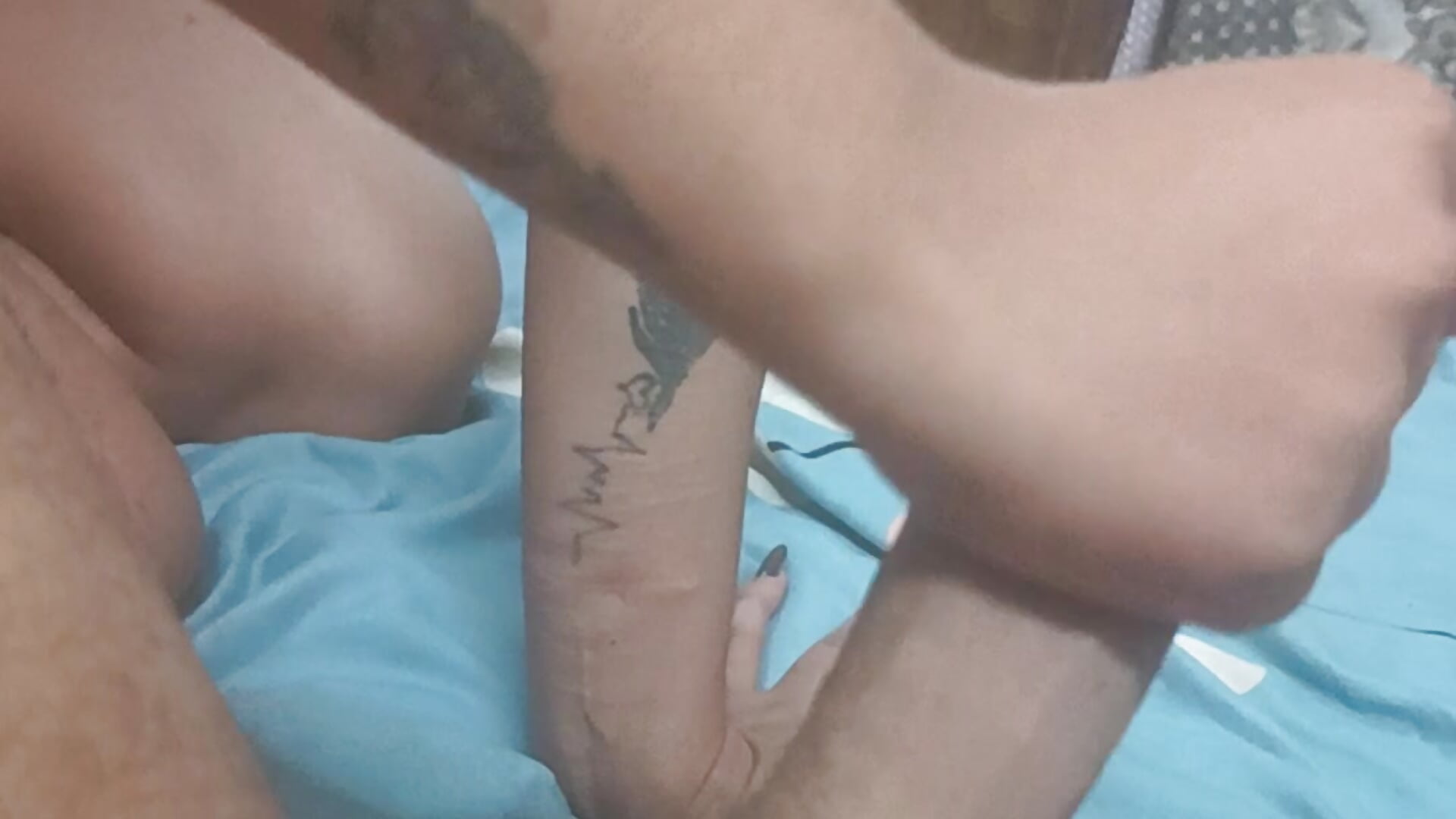 handjob by tattoo girl