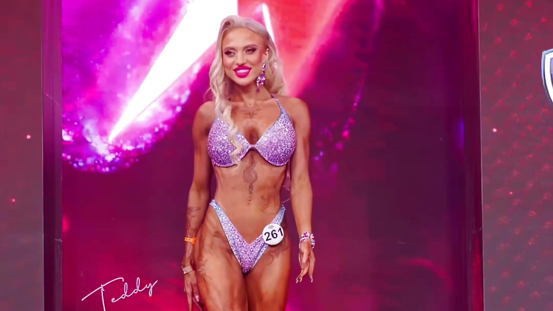 Competition - pinkstar_ 캠 모델의 동영상