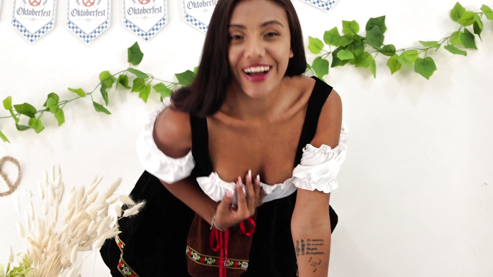 🍻 Welcome to my Oktoberfest!– naomi_kyse kameramodell videója