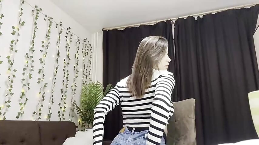my dancing in the broadcast - video by MaryMayson cam model