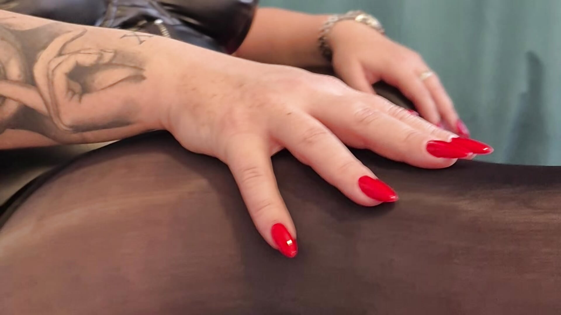 You can start to kiss me from down little  boy 😄😄😄 - GeorgiaLerox 캠 모델의 동영상