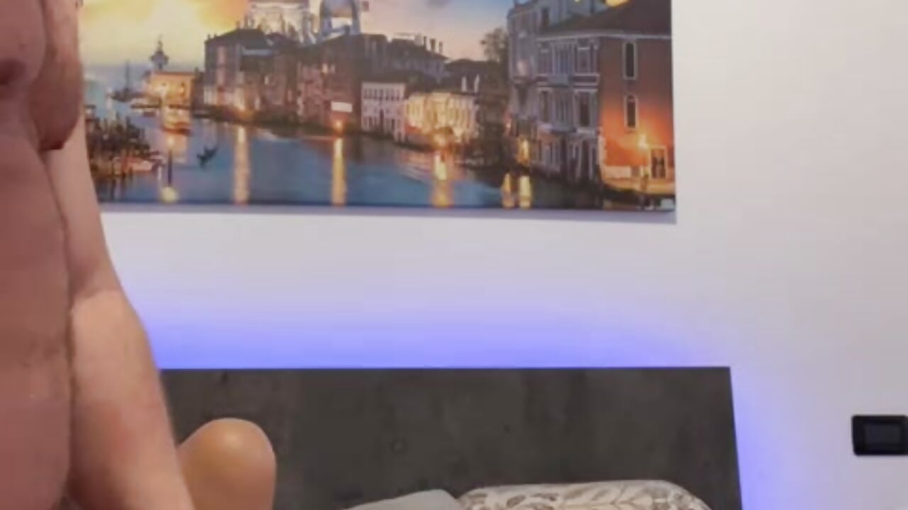 mi svuota tutta la sborra in boca - video by annawow69 cam model