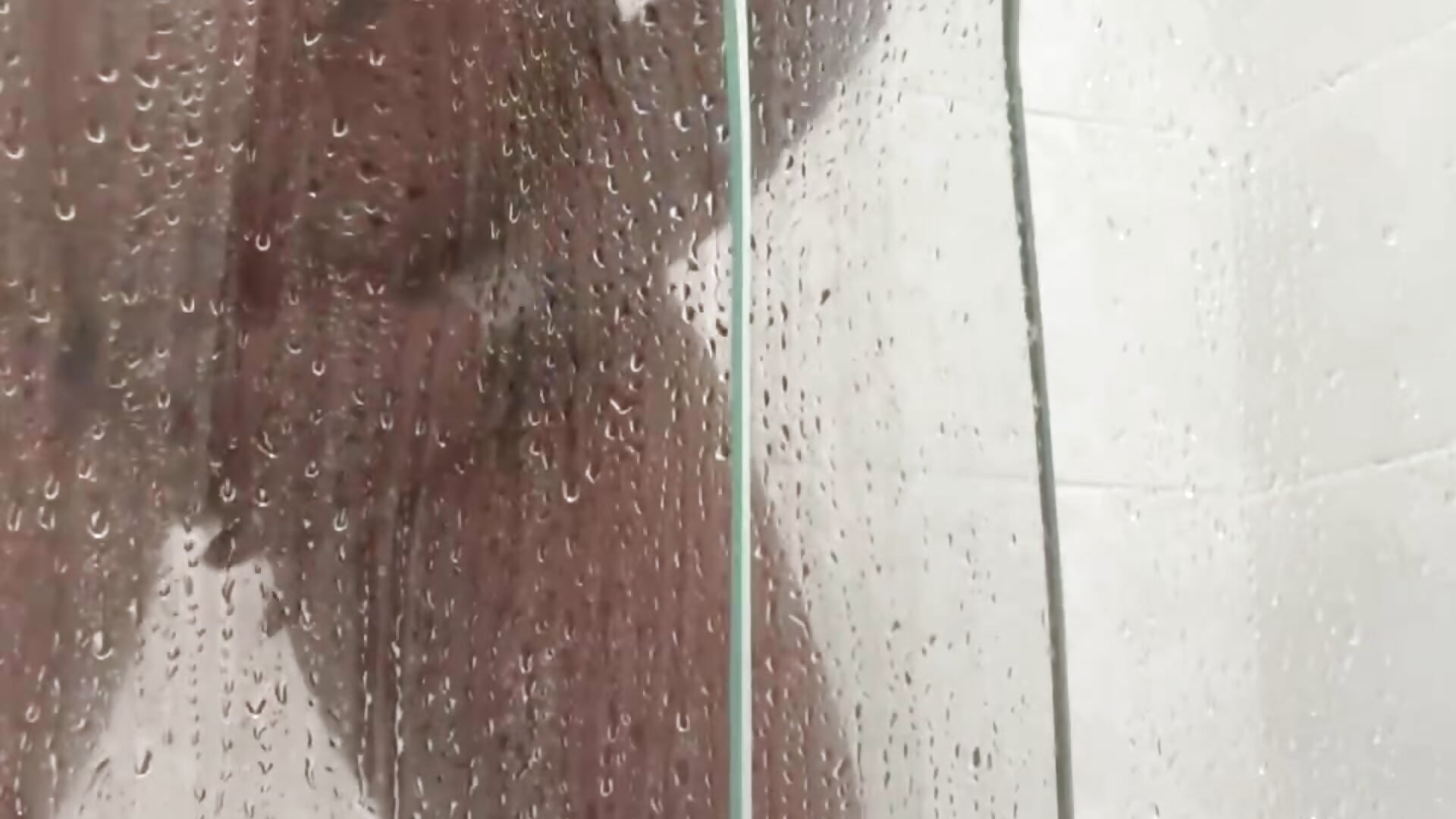 Take a shower with me - video av bigclit cam-modell