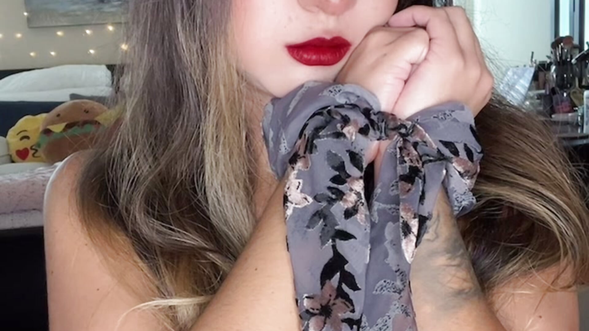 Tie me up Daddy? - video by SolSquatsX cam model