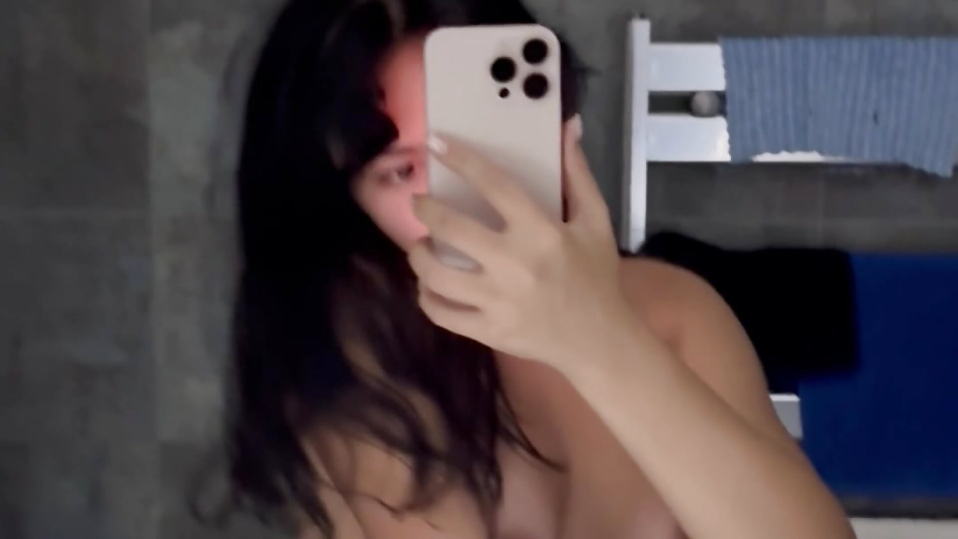 Shower dance - video van NoraVelour cam-model