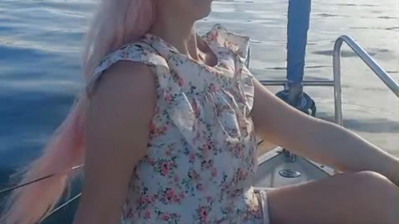 WhatsApp Video 2026-06-13 at 14,37,43 prety girl sea
