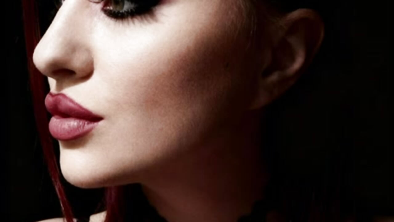 kisses - vidéo du modèle de showcams AvaAnne