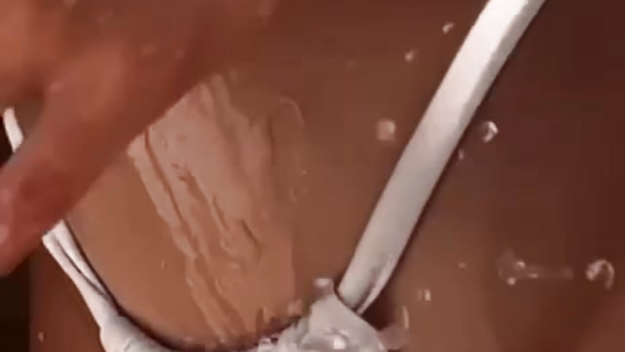 Wet and hot! - video av theabloom