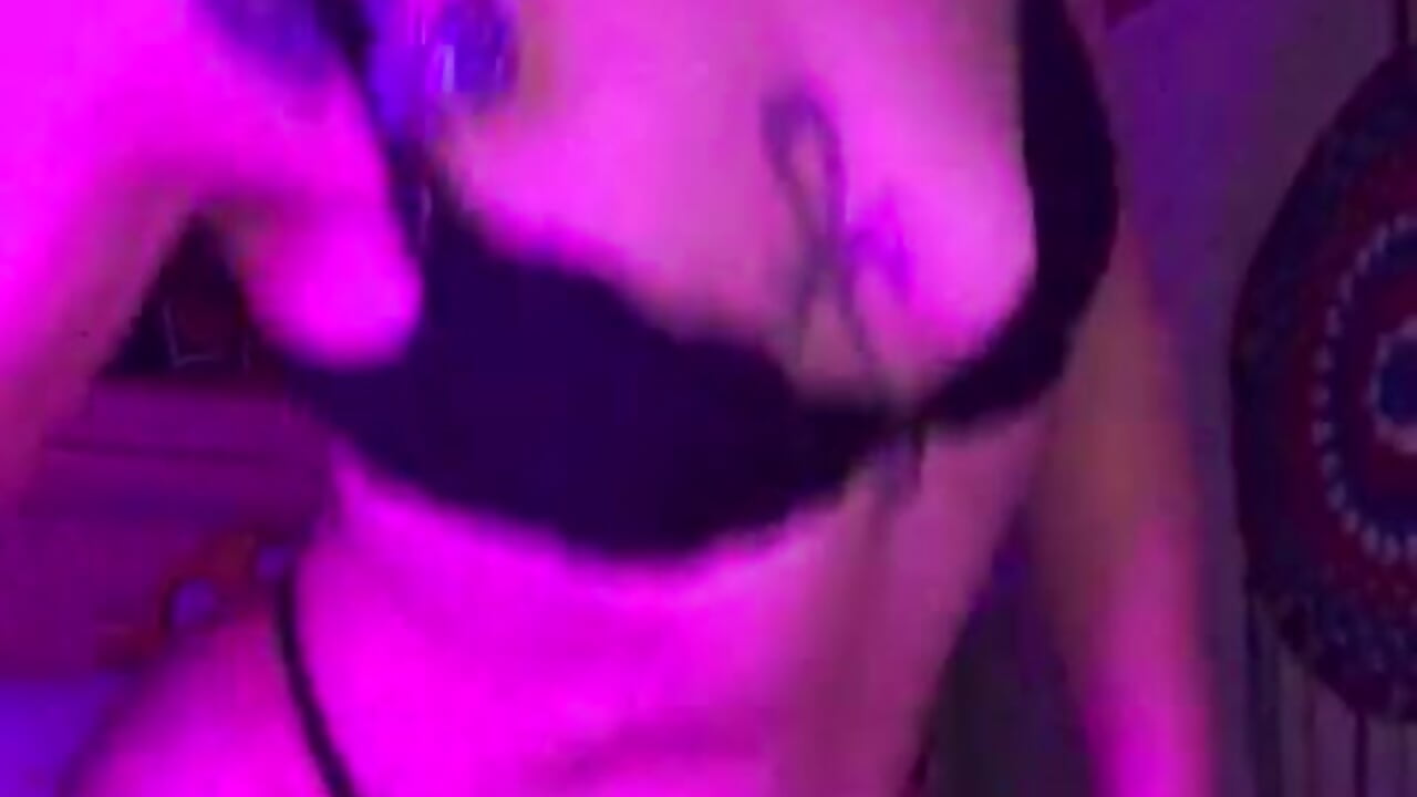 Boomerang Sexy - video by MariLouM cam model