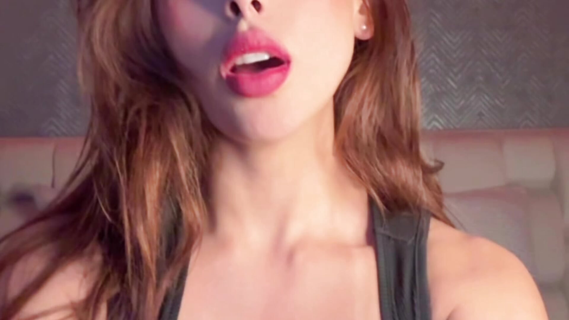 caress my tits 🔥 - Video von lena_banks Cam-Model