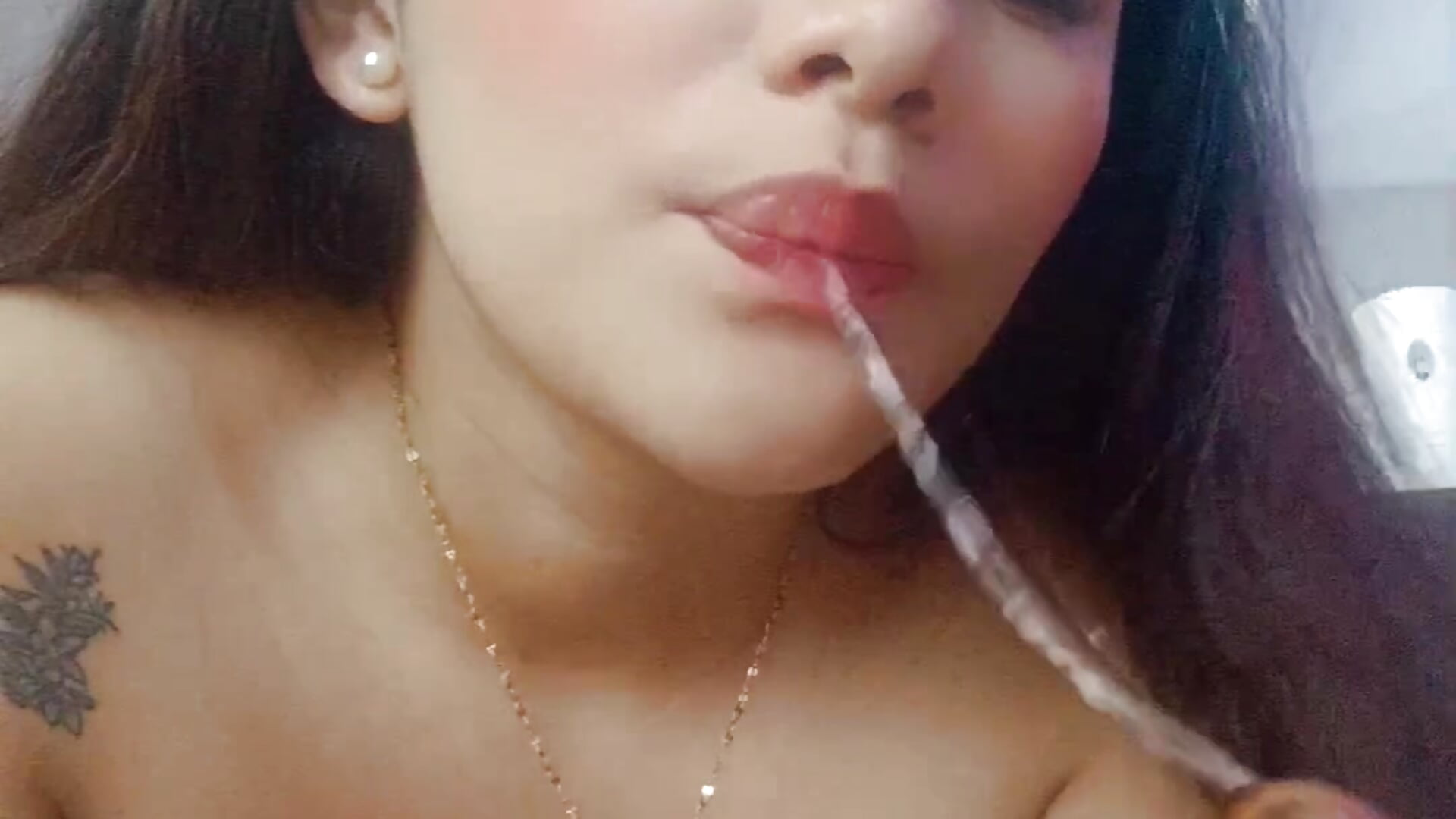 With the dildo in my throat and at the end I get naked - Video von Saray_Cute_ Cam-Model