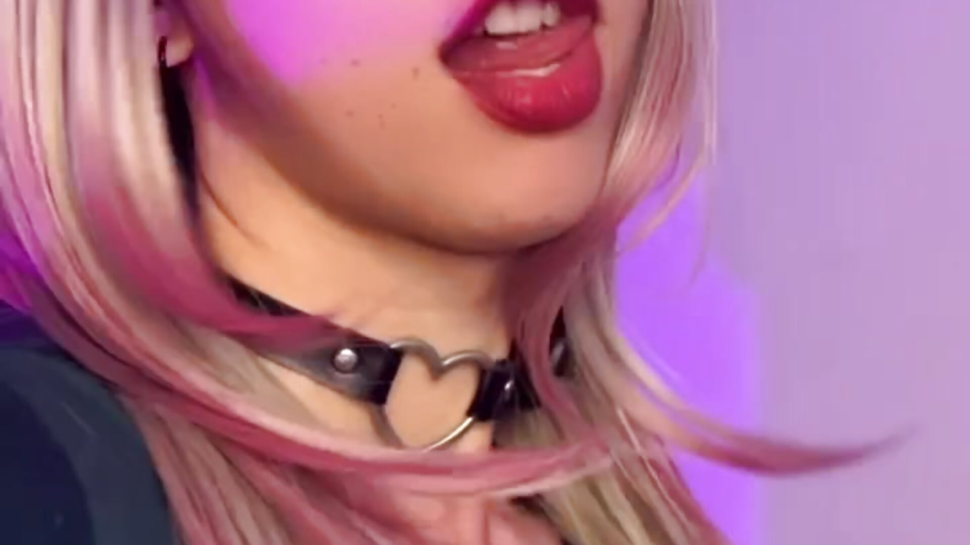 kiss for my boy 😘 - video by sofi_elfqueen cam model