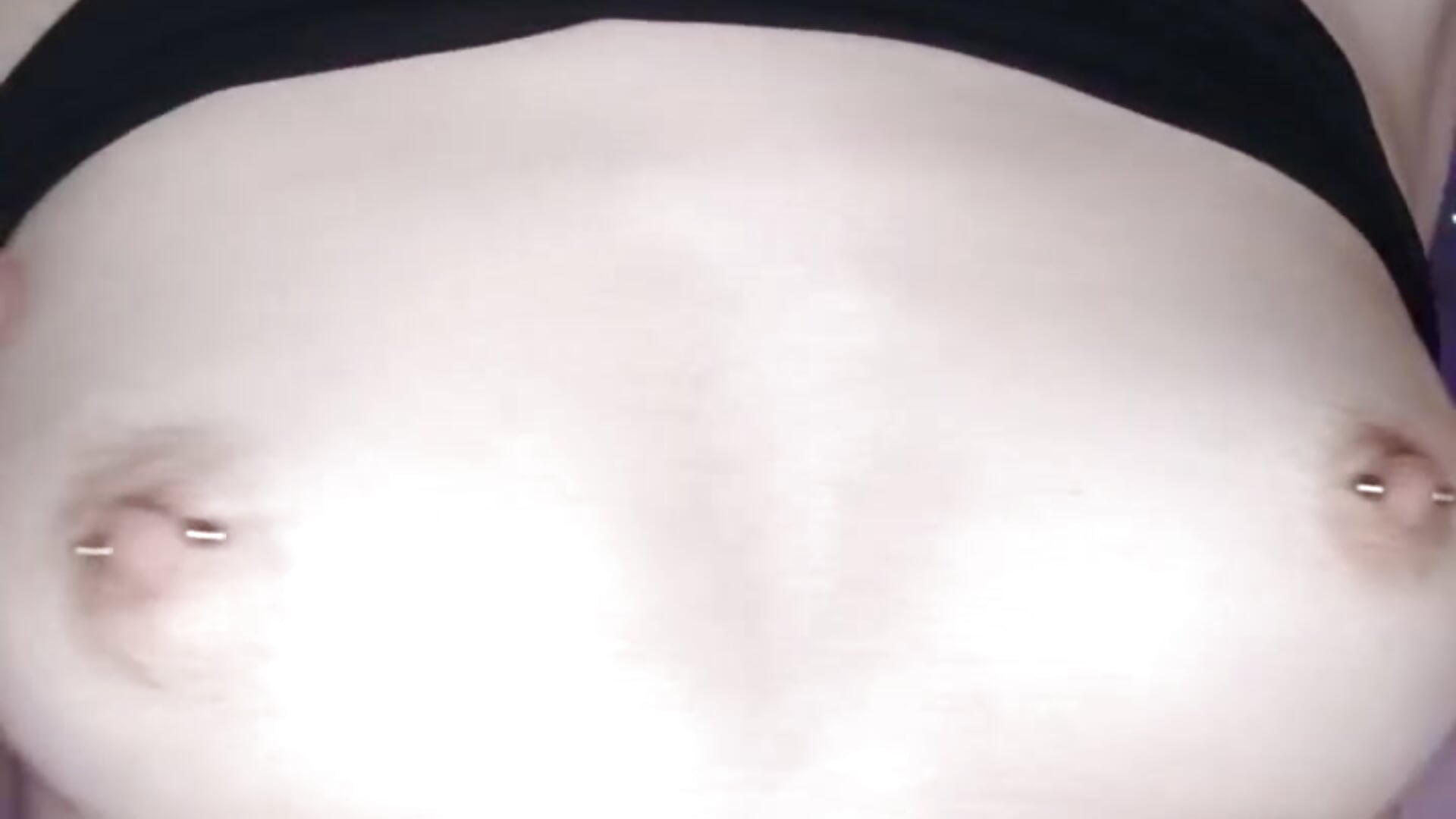 piercing - video di YourMisano modella di cam