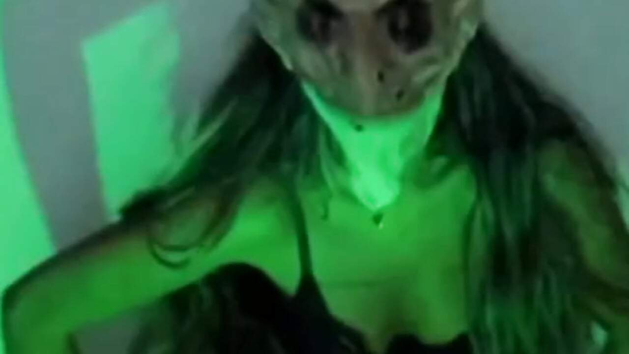 fridayyyyyyyyyyyyyyy - video di camille-rose