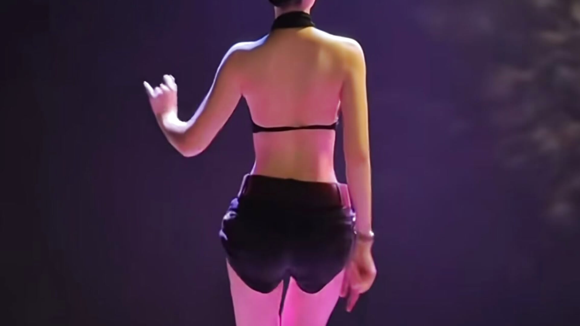 busy, but Minh can't neglect her passion. - فيديو من Office_Sexy موديل الكام