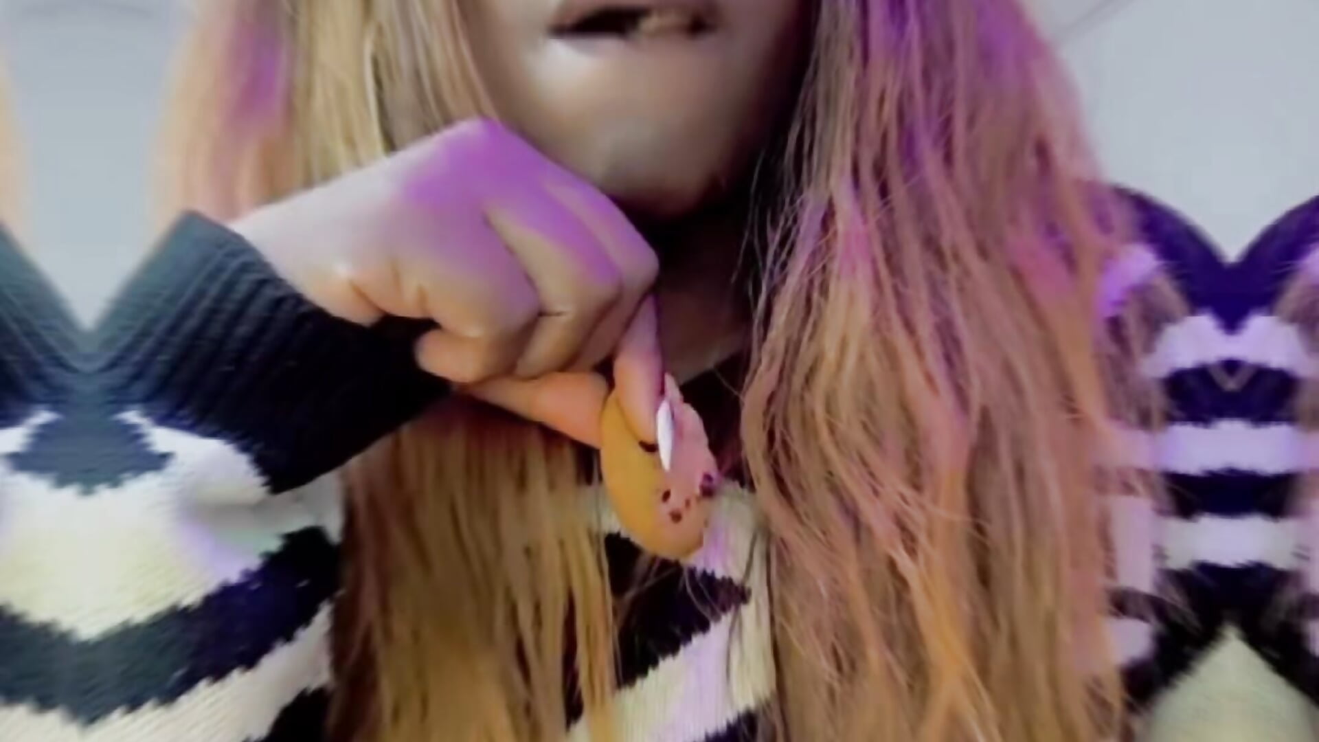 I am your addiction! - video oleh model kamera KAROL-SCOTT