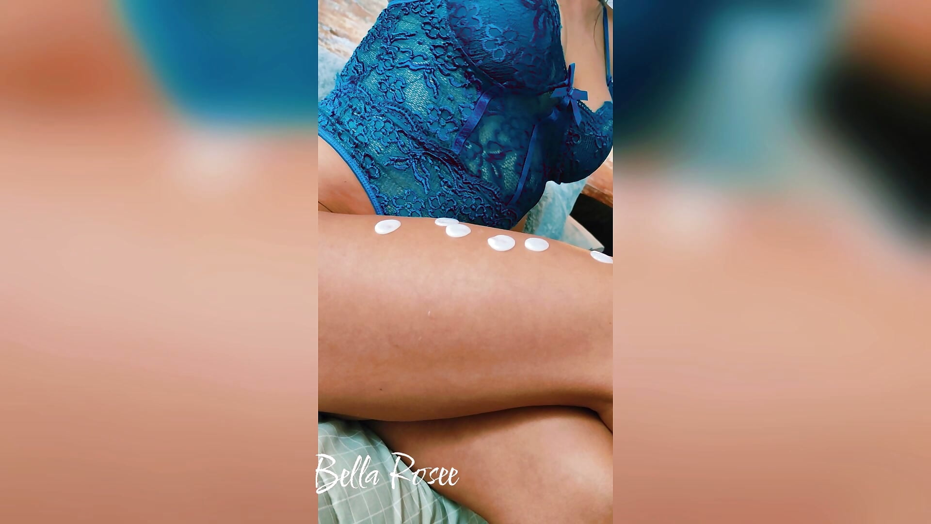 Cream & Legs - video by bella_rosee1 cam model