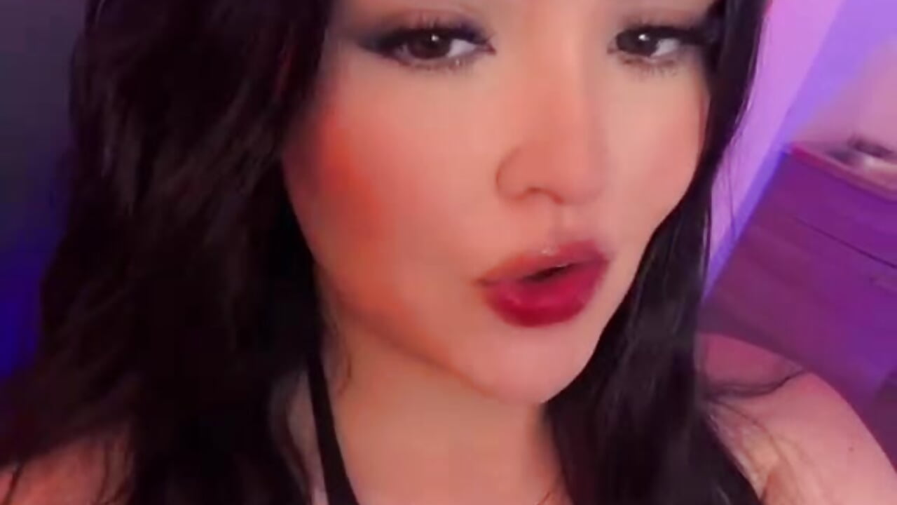 kisss🩷❤️ - video oleh model kamera martinasaez