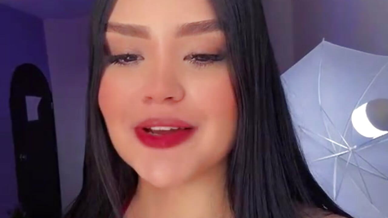 💛💙❤️ - video oleh model kamera martinasaez