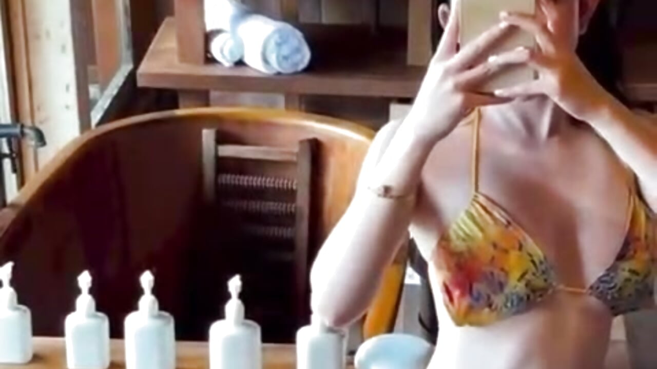 5446587545259071742 - video by Genz_Student cam model