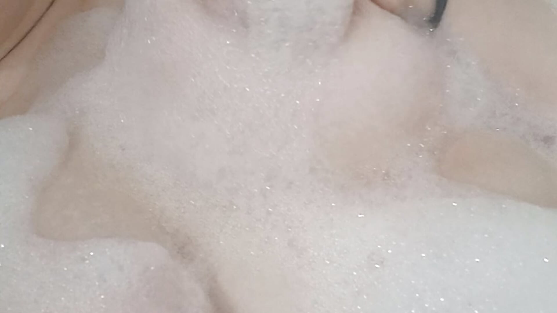 boobs in foam <3 - video của người mẫu cam art_lovee