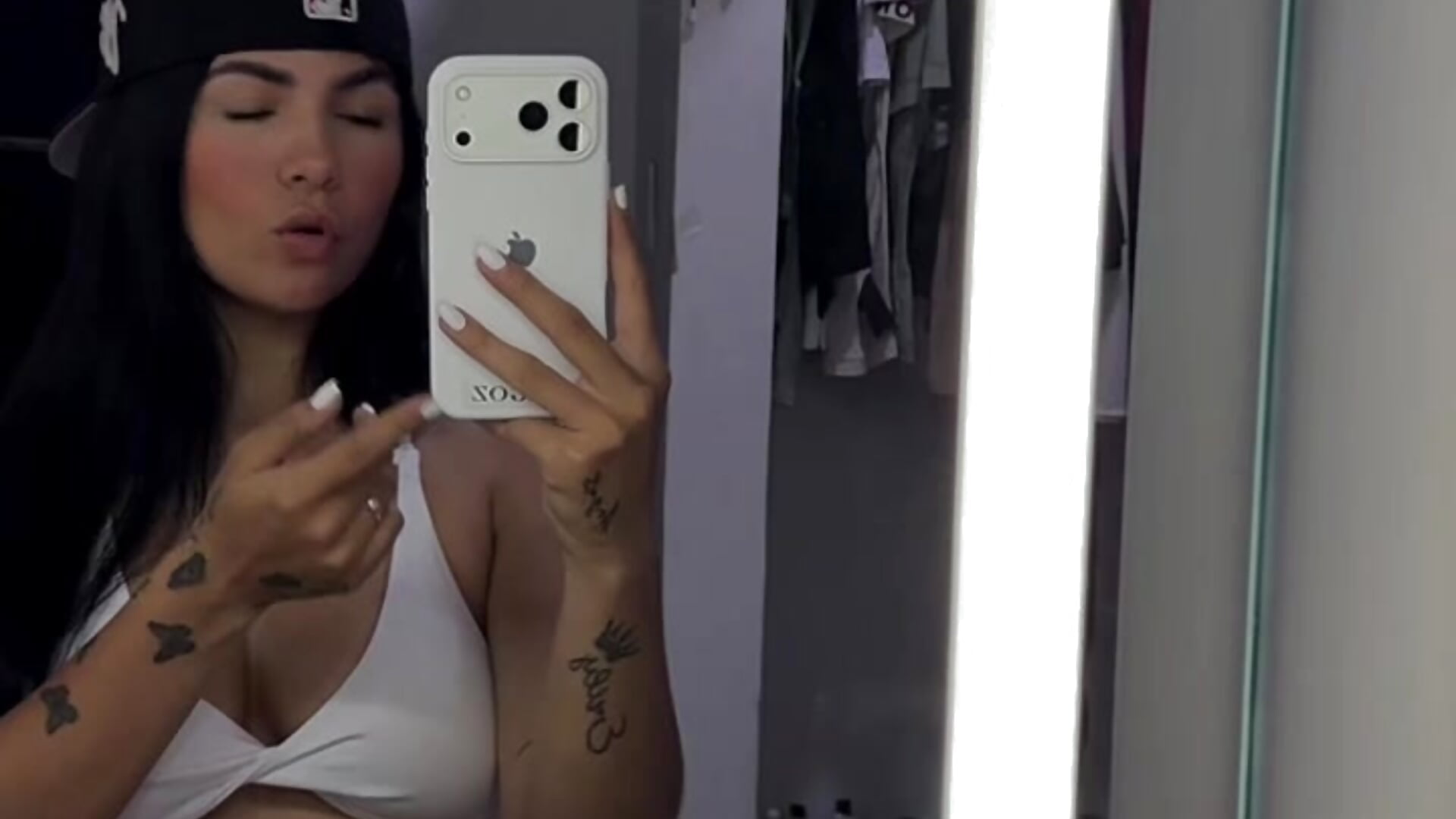 Reychell back🖤 – video af reychell_hot01 cam-model