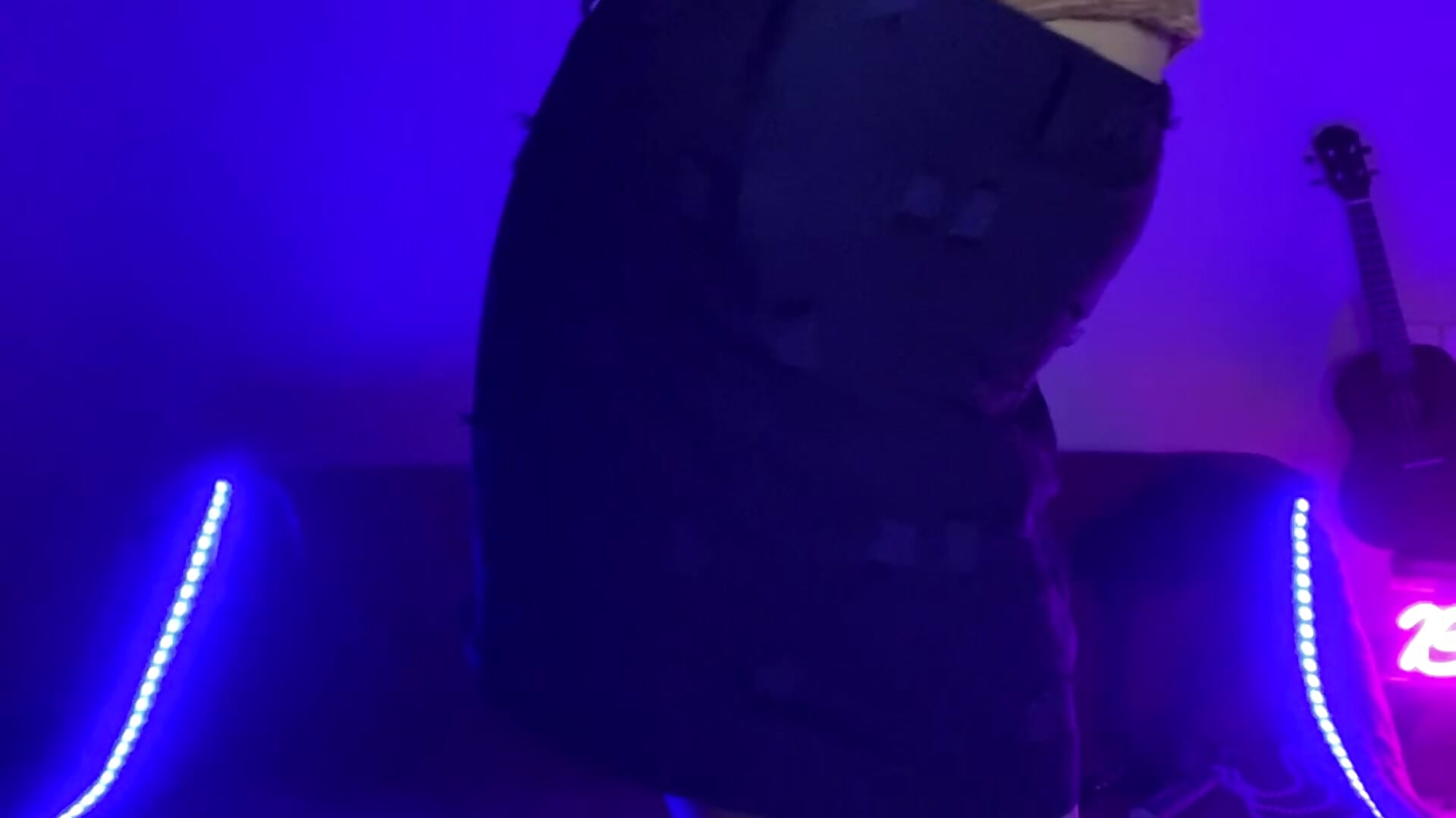 ♥️ - วิดีโอโดย vanyaaurmohan โมเดลแคม