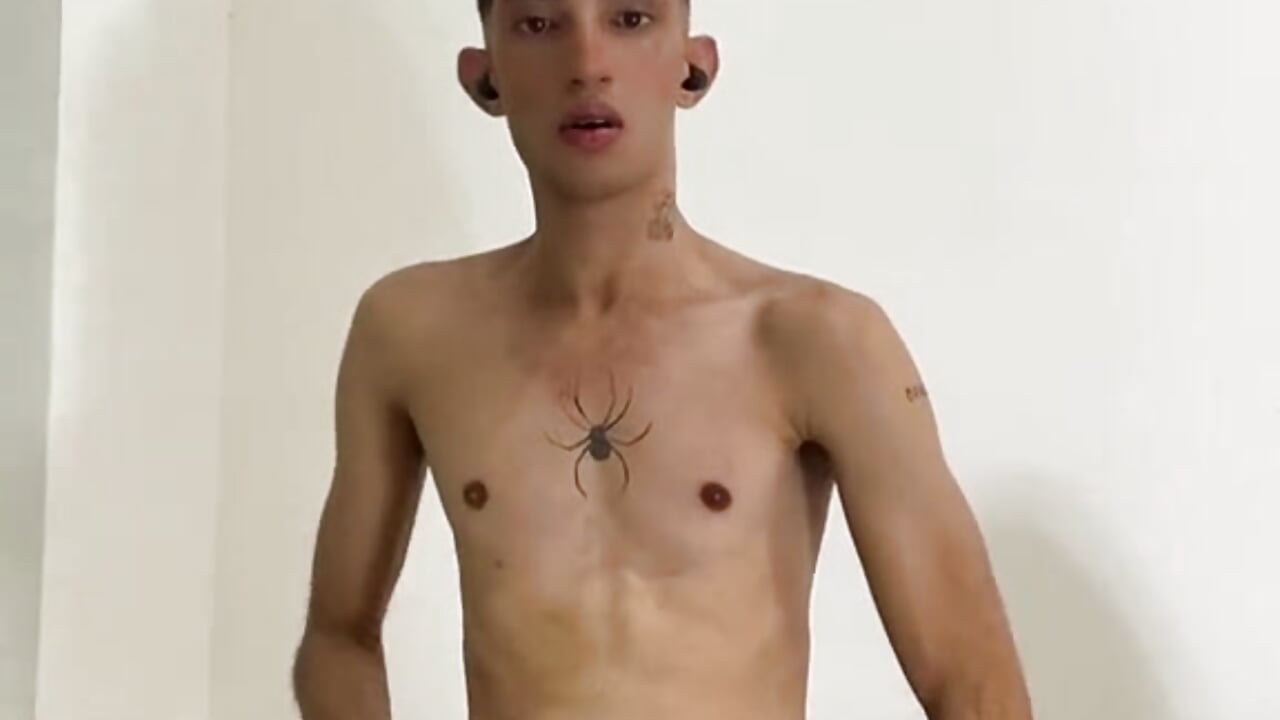 v1c044g50000d8kbibnog65pp6ffu920 - video by Fox_kesy cam model